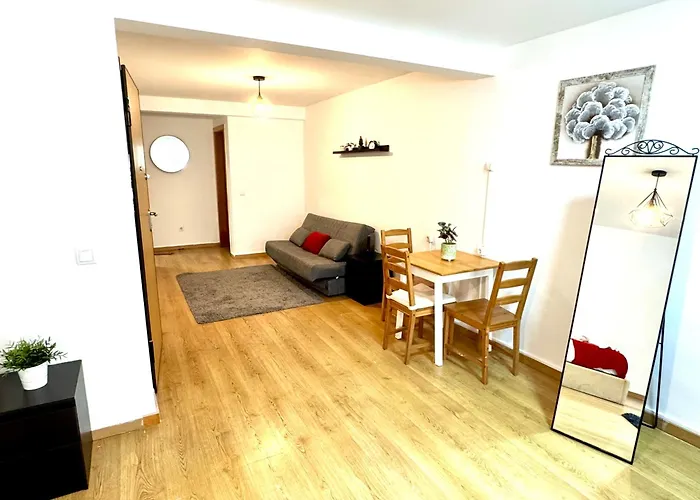 New, Cozy, Flat ליסבון